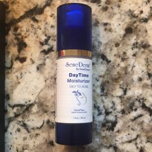 Senegence daytime moisturizer oily to acne
